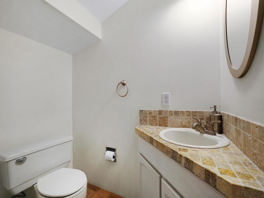 Listing Image for R3080397