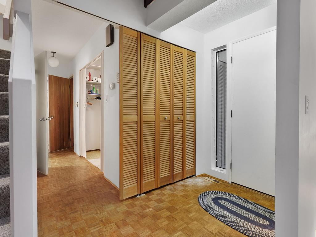 Listing Image for R3080397