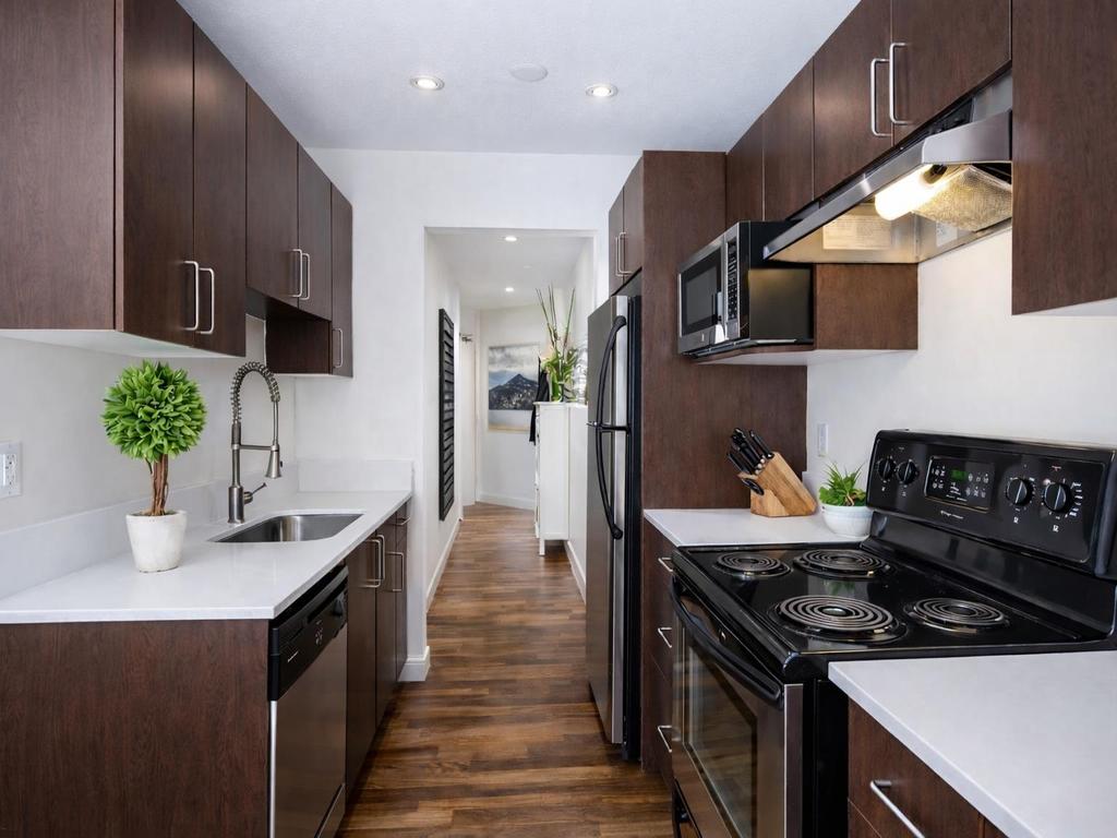 Listing Image for R3080406