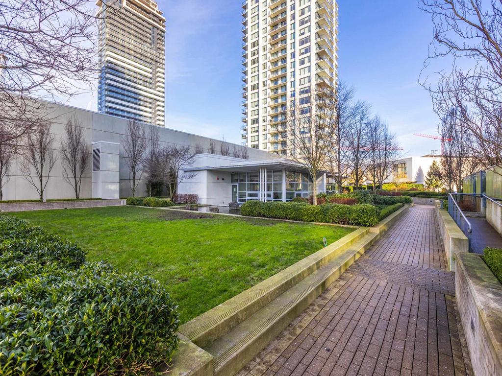 Listing Image for R3080419