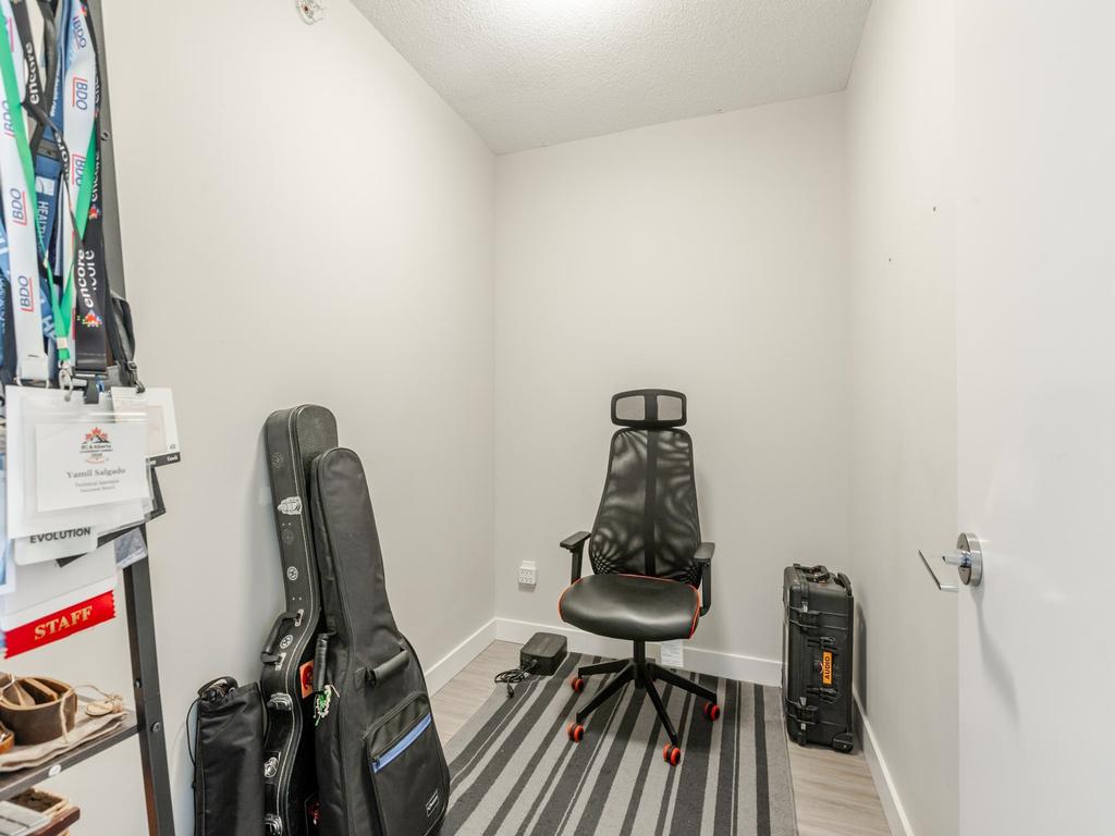 Listing Image for R3080419