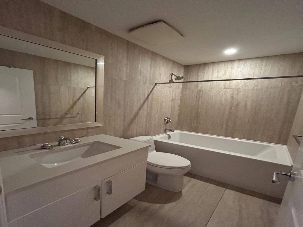 Listing Image for R3080430