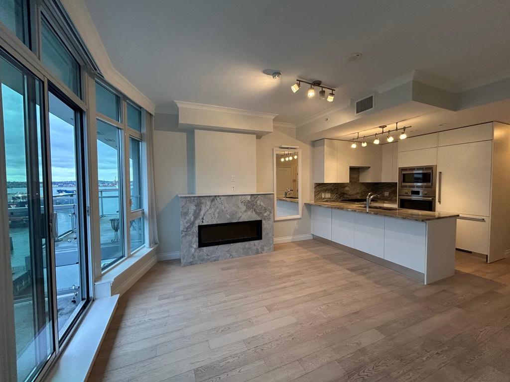 Listing Image for R3080430