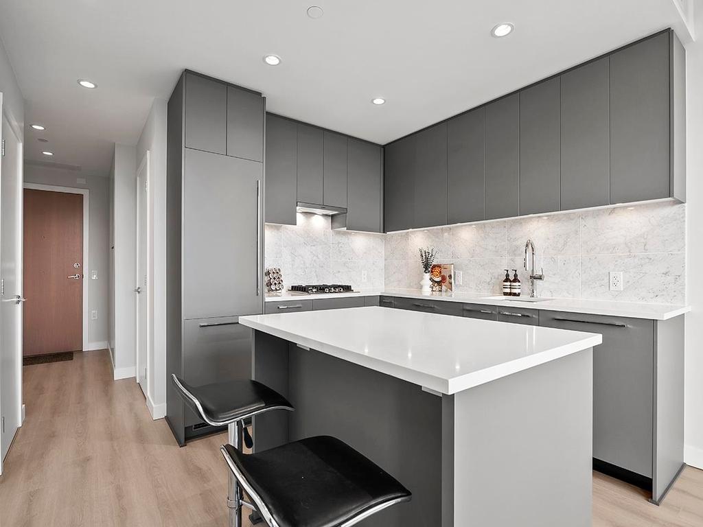 Listing Image for R3080432