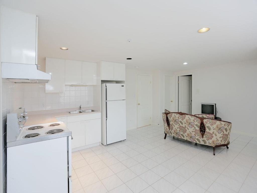 Listing Image for R3080444