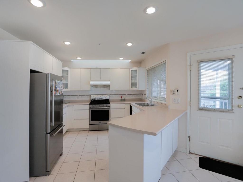 Listing Image for R3080444