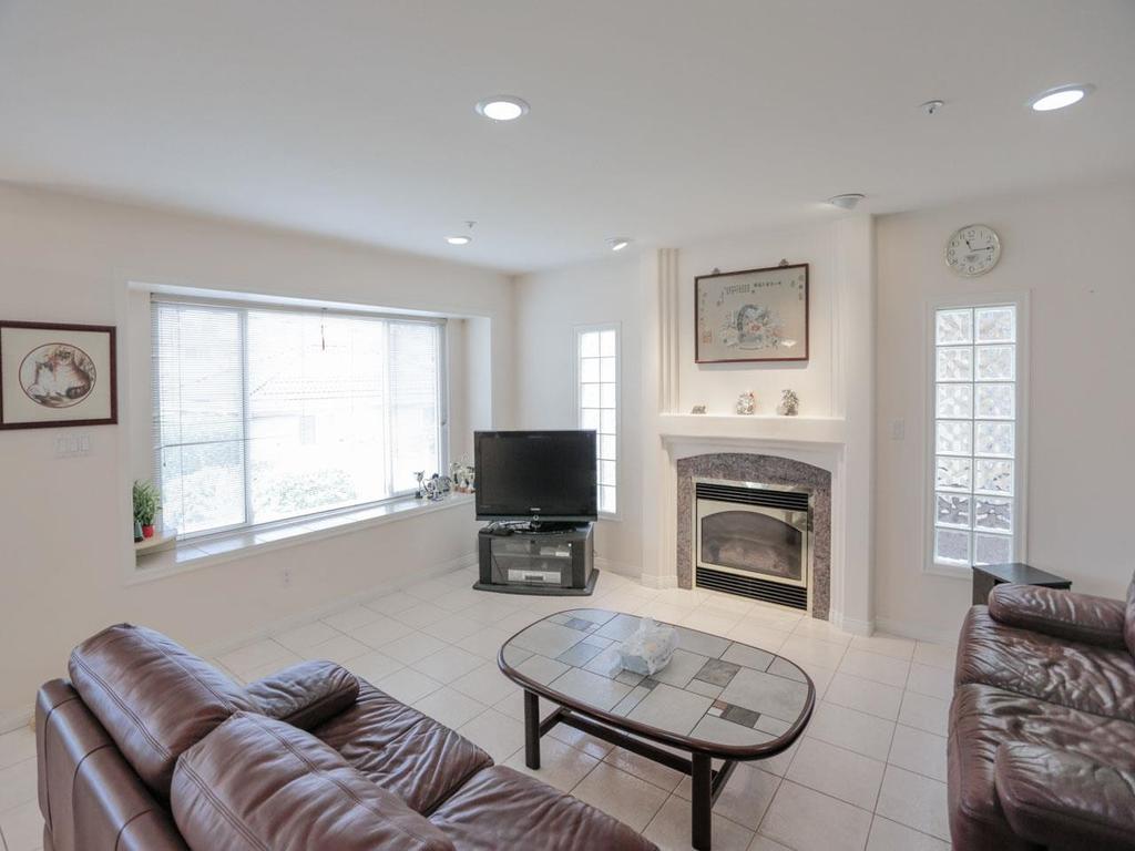 Listing Image for R3080444