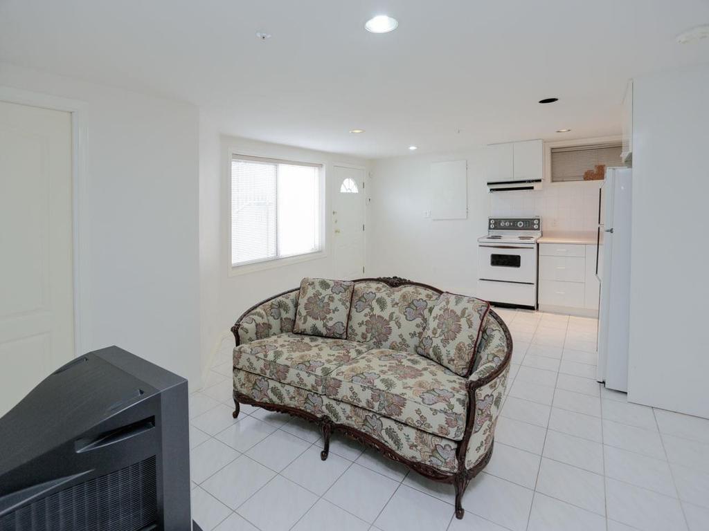 Listing Image for R3080444