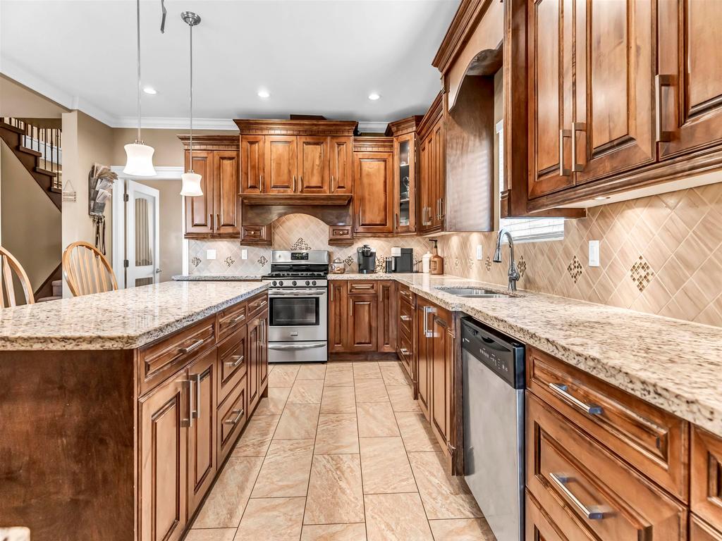 Listing Image for R3080481
