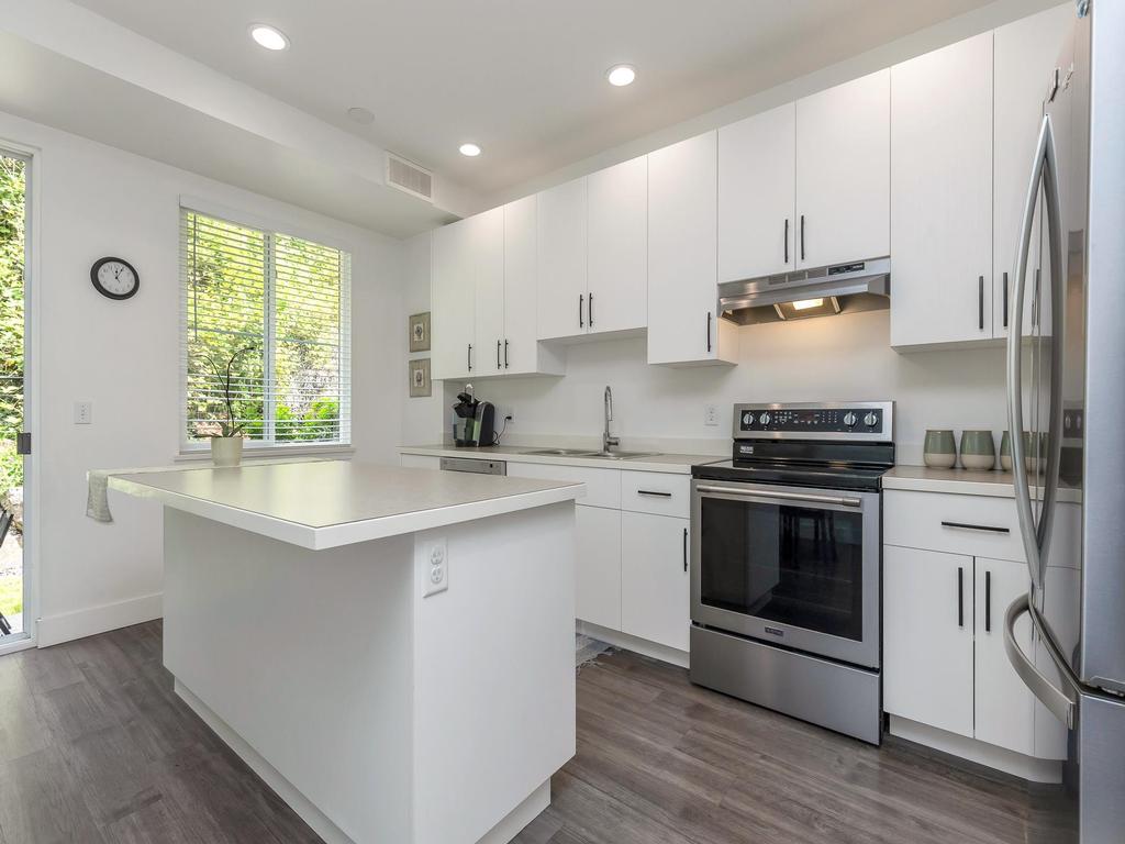 Listing Image for R3080483