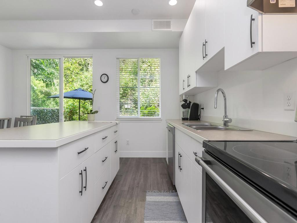 Listing Image for R3080483