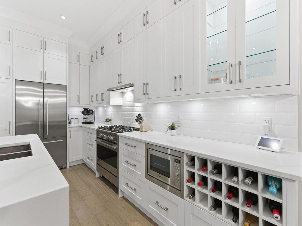 Listing Image for R3080493