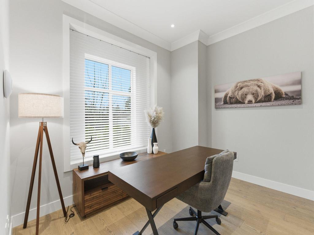 Listing Image for R3080493