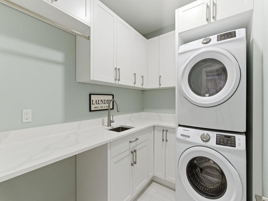 Listing Image for R3080493