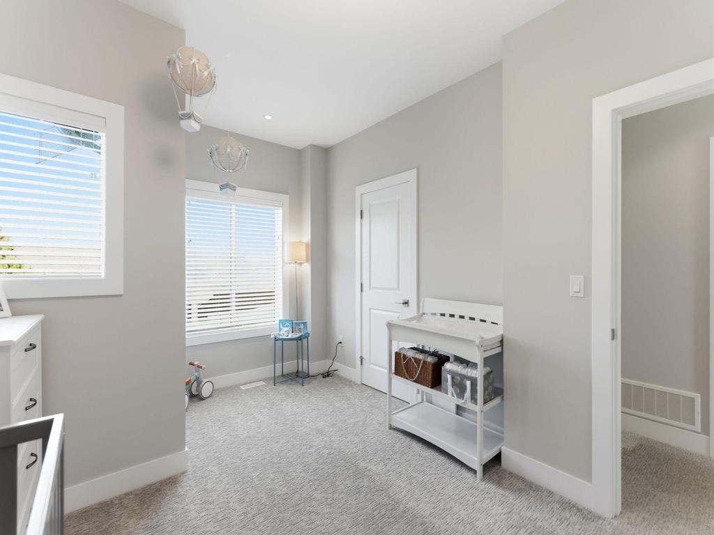 Listing Image for R3080493