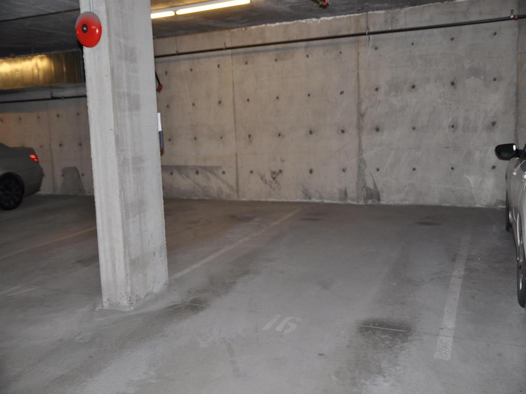 Listing Image for R3080496