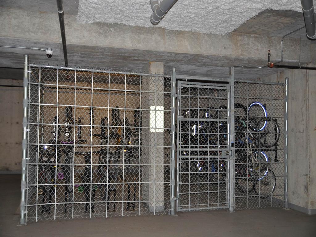 Listing Image for R3080496