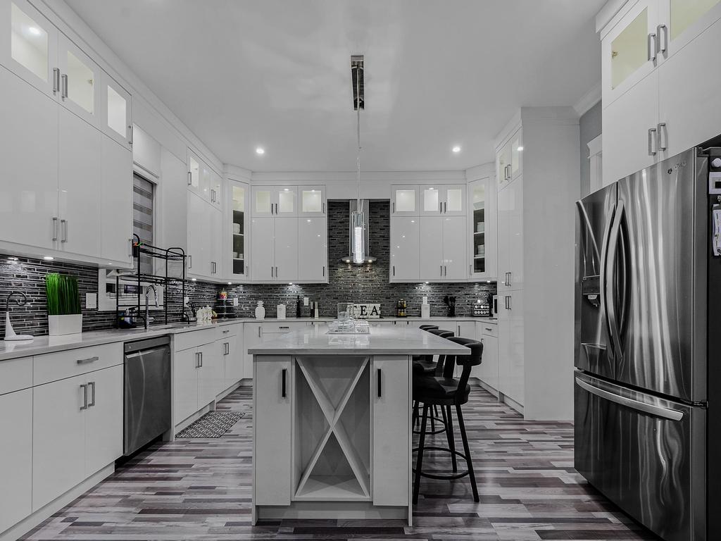 Listing Image for R3080498