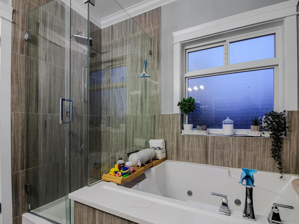 Listing Image for R3080498