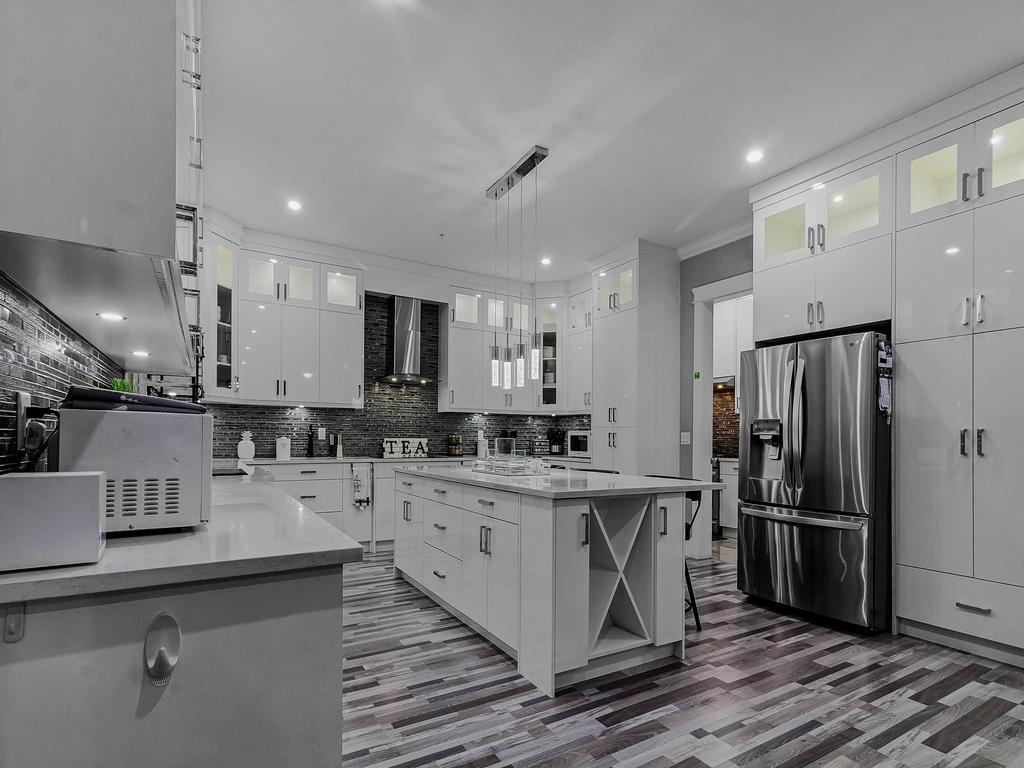 Listing Image for R3080498