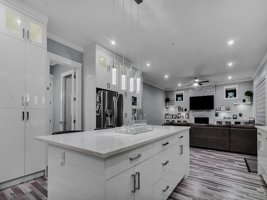 Listing Image for R3080498