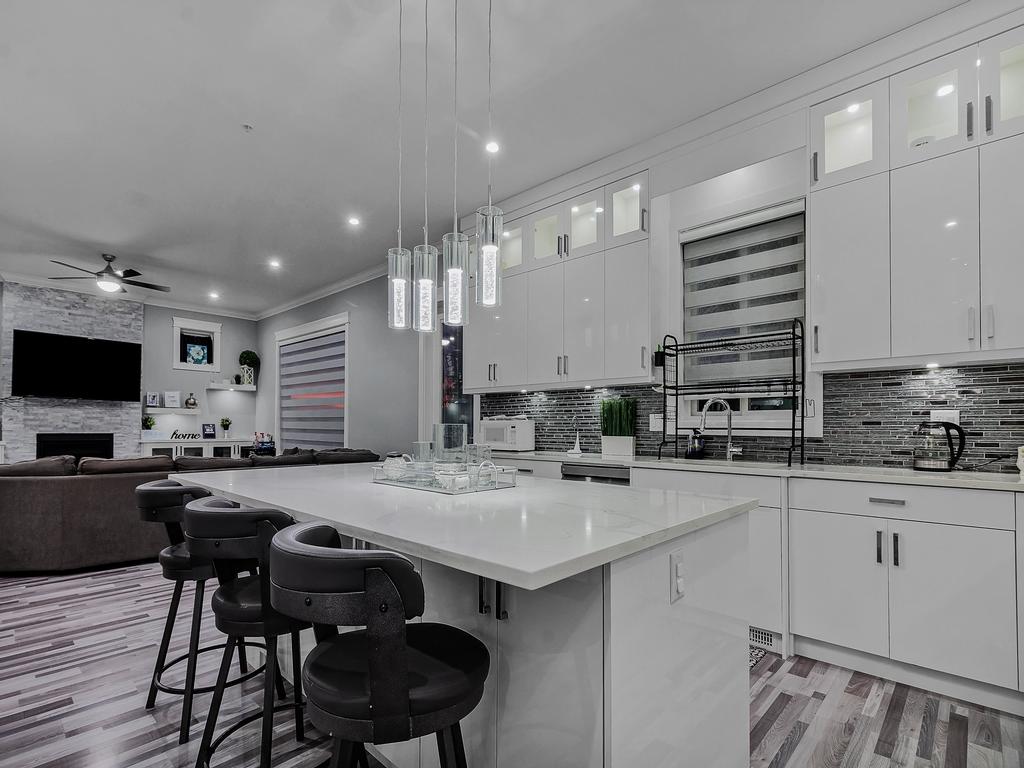 Listing Image for R3080498