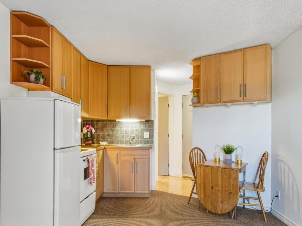 Listing Image for R3080543