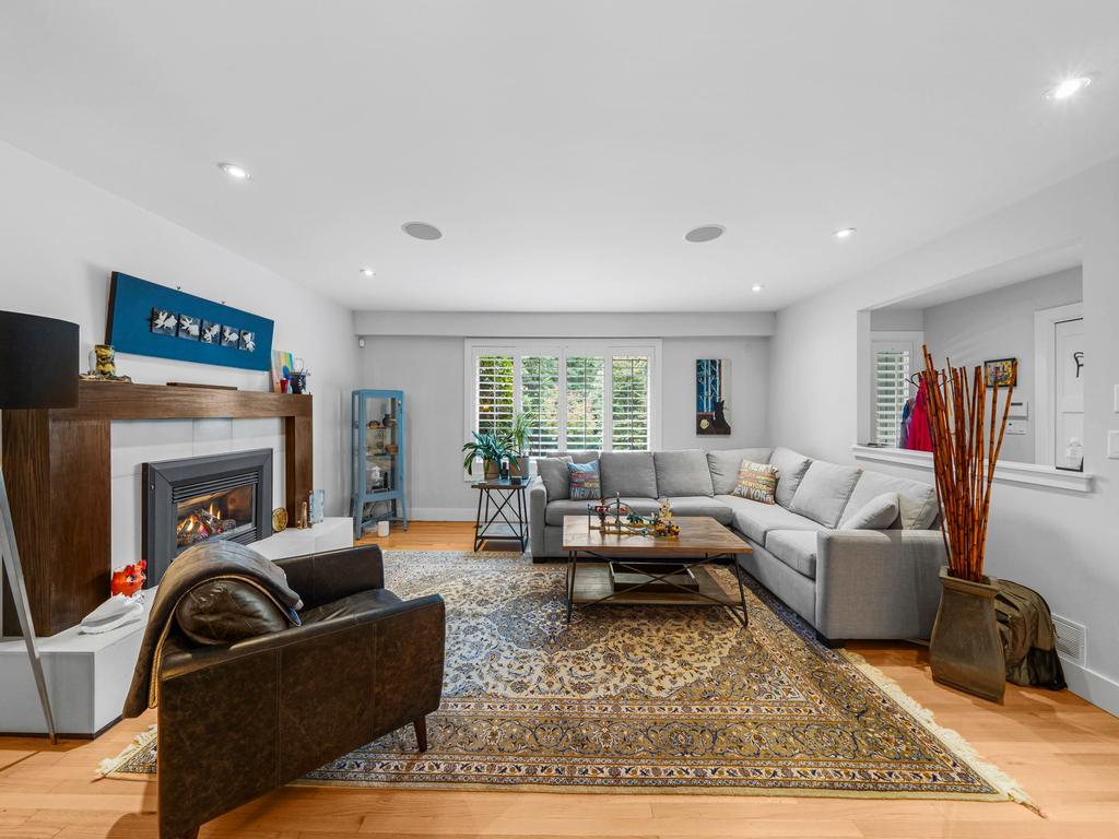 Listing Image for R3080556