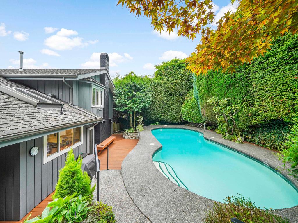 Listing Image for R3080556