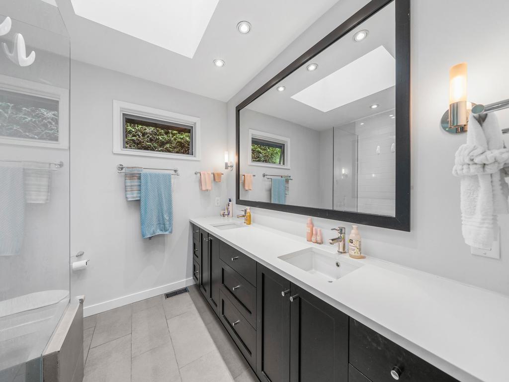 Listing Image for R3080556