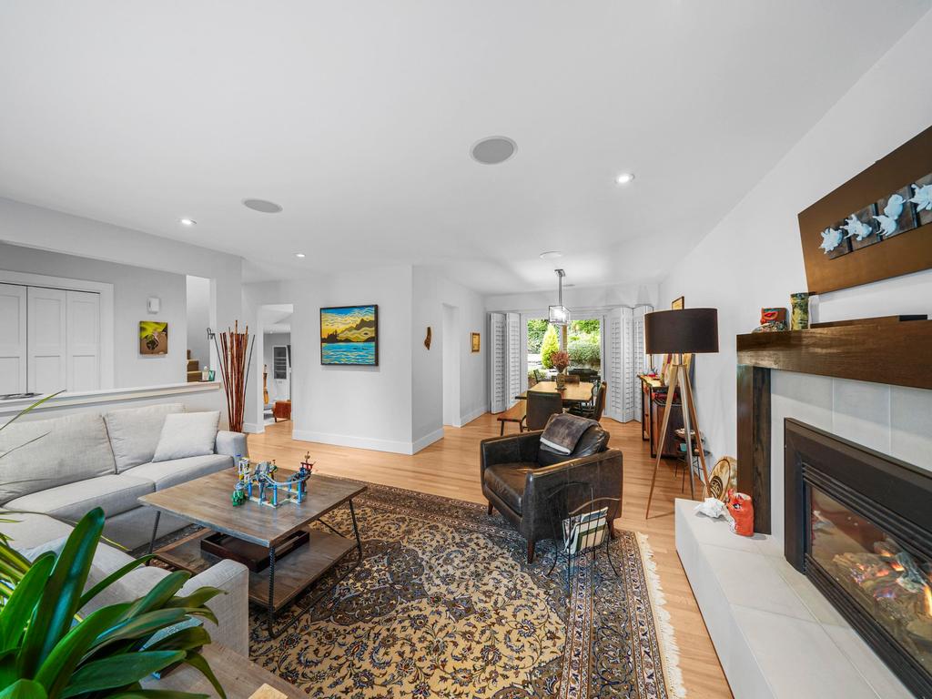 Listing Image for R3080556