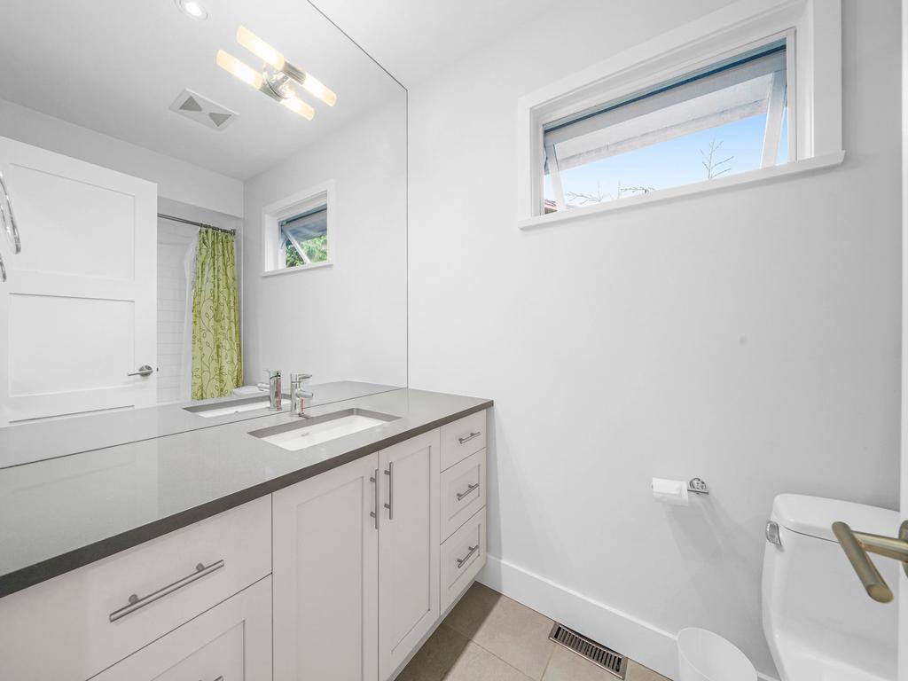 Listing Image for R3080556