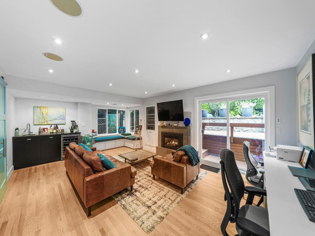 Listing Image for R3080556