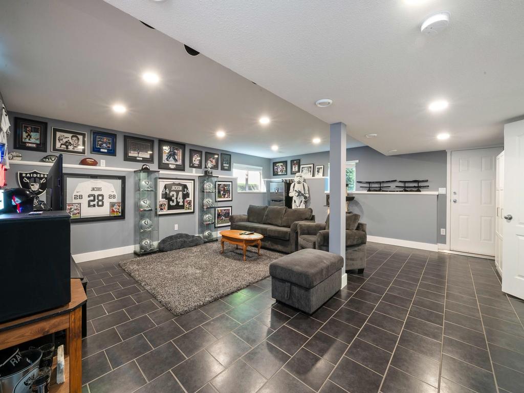 Listing Image for R3080557