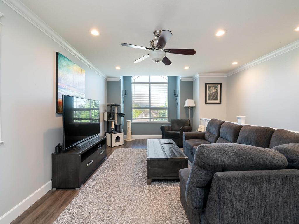 Listing Image for R3080557