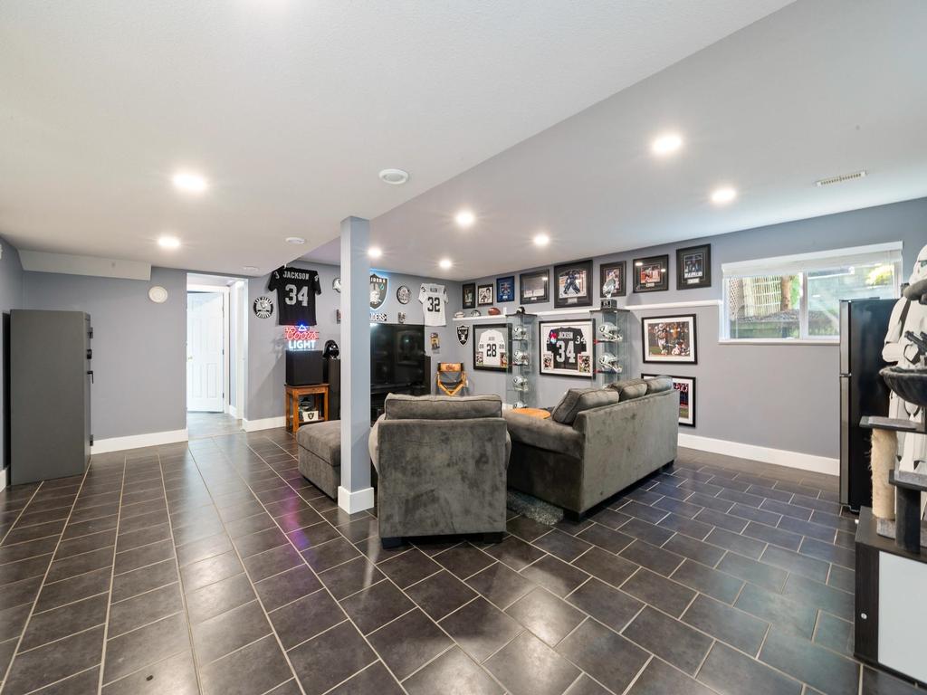 Listing Image for R3080557