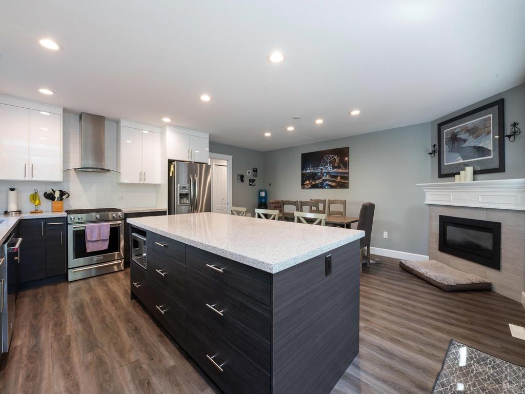 Listing Image for R3080557