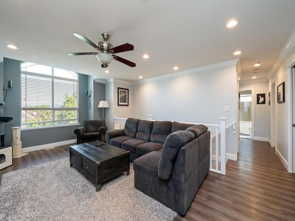 Listing Image for R3080557