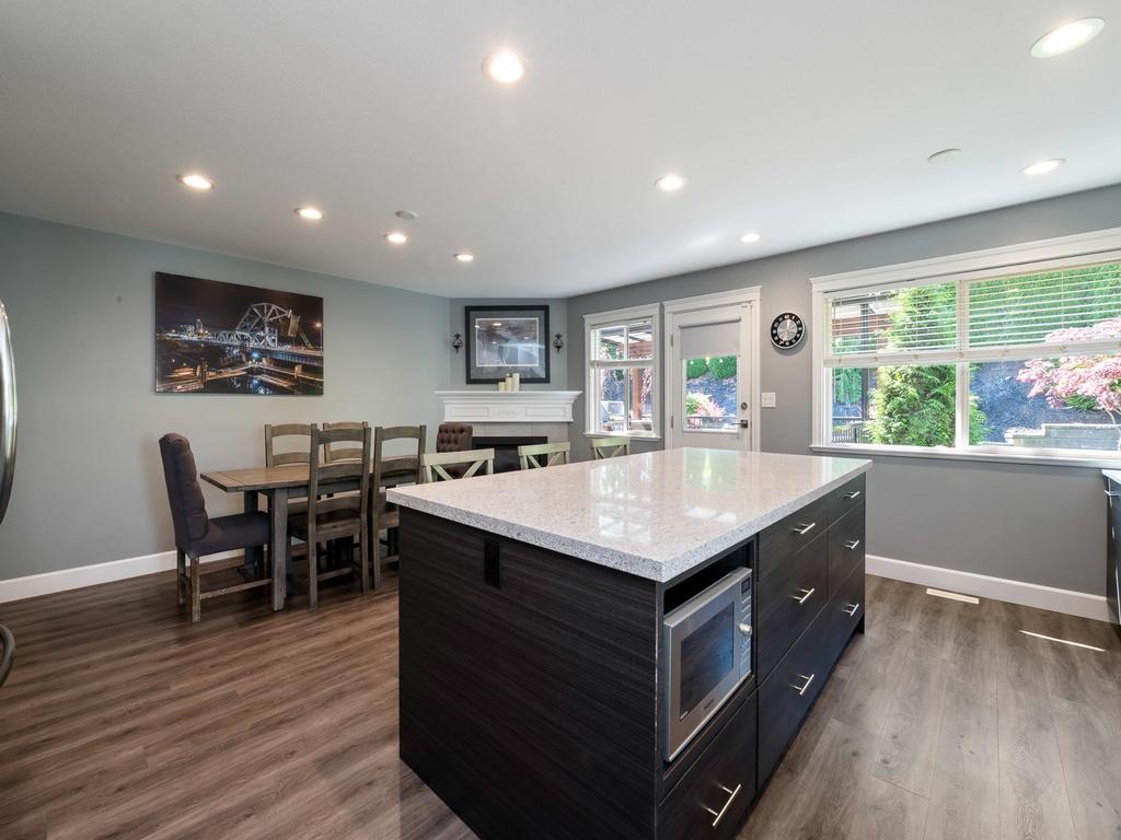 Listing Image for R3080557