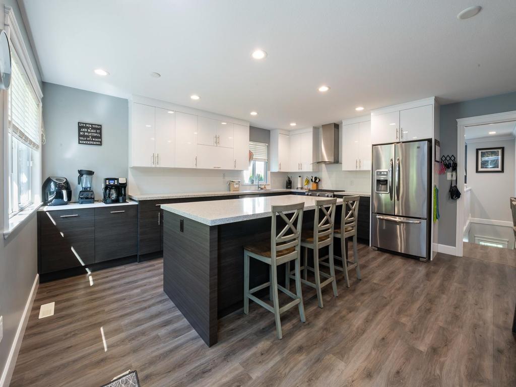 Listing Image for R3080557