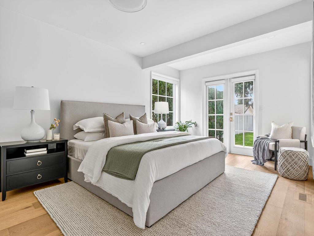 Listing Image for R3080559