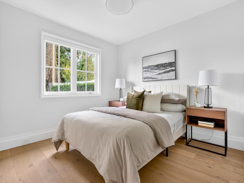 Listing Image for R3080559