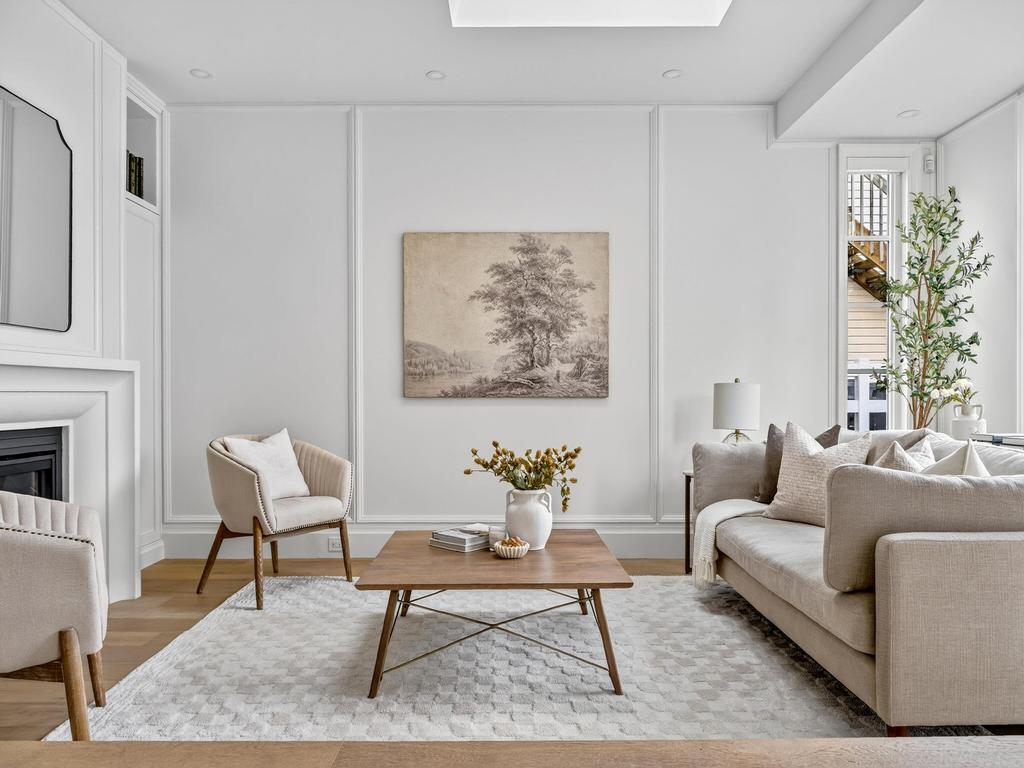 Listing Image for R3080559