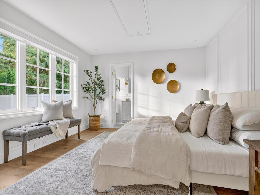 Listing Image for R3080559