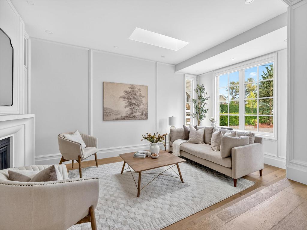 Listing Image for R3080559