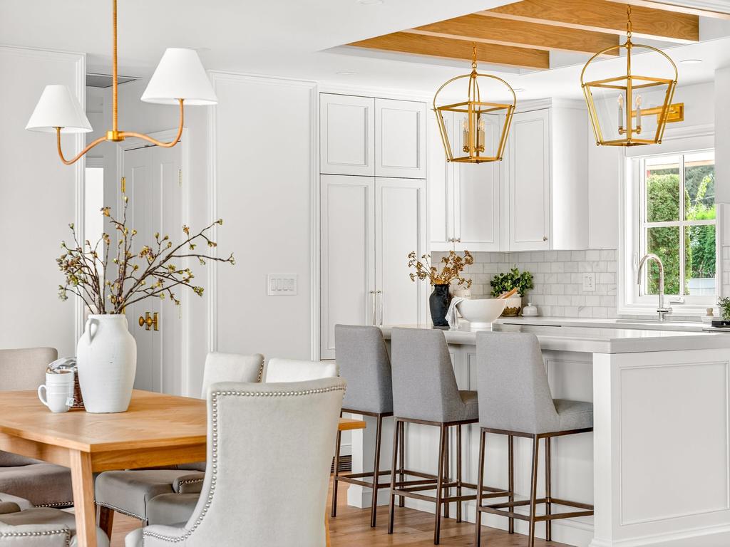 Listing Image for R3080559