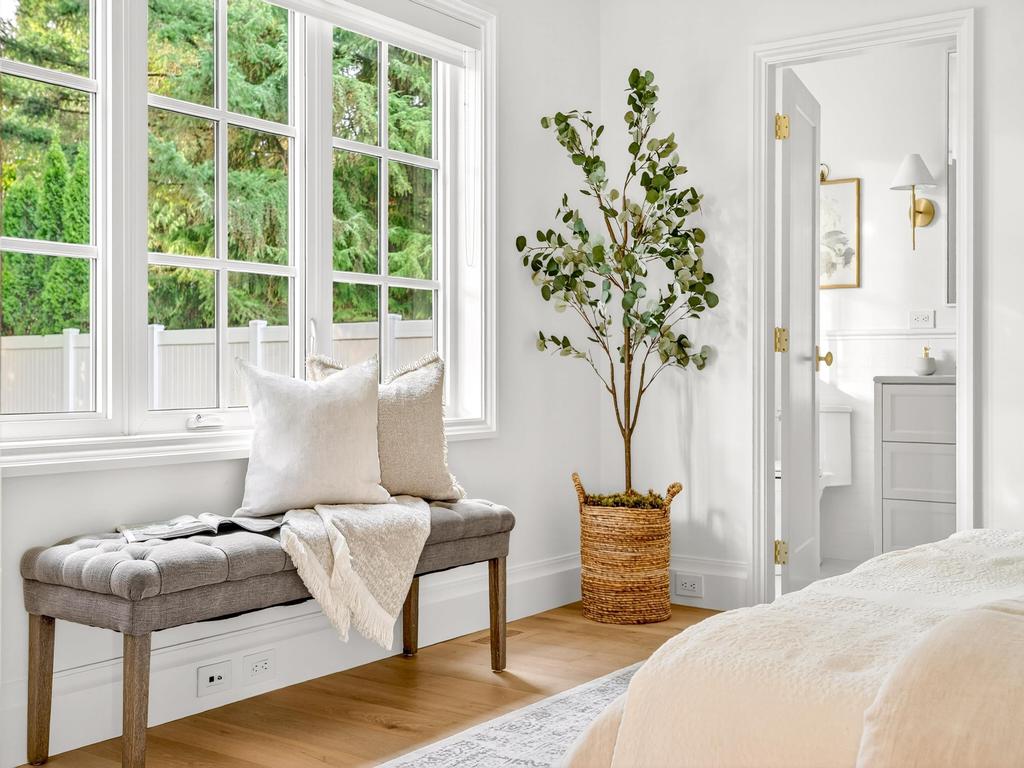 Listing Image for R3080559