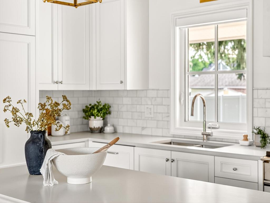 Listing Image for R3080559