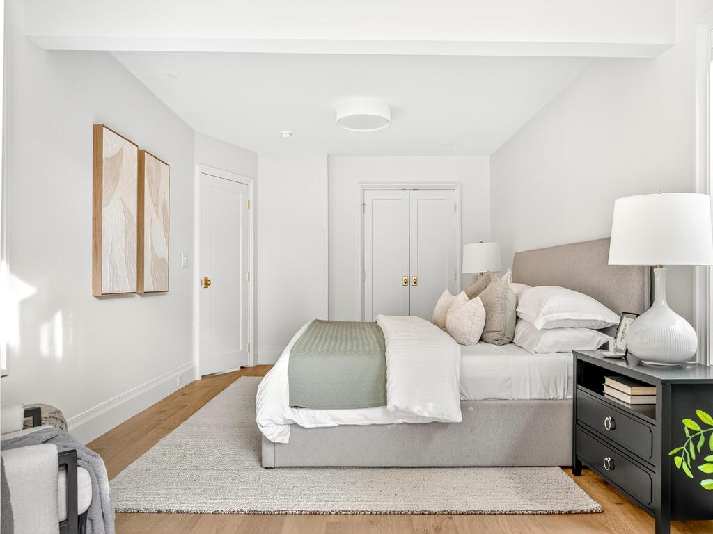 Listing Image for R3080559