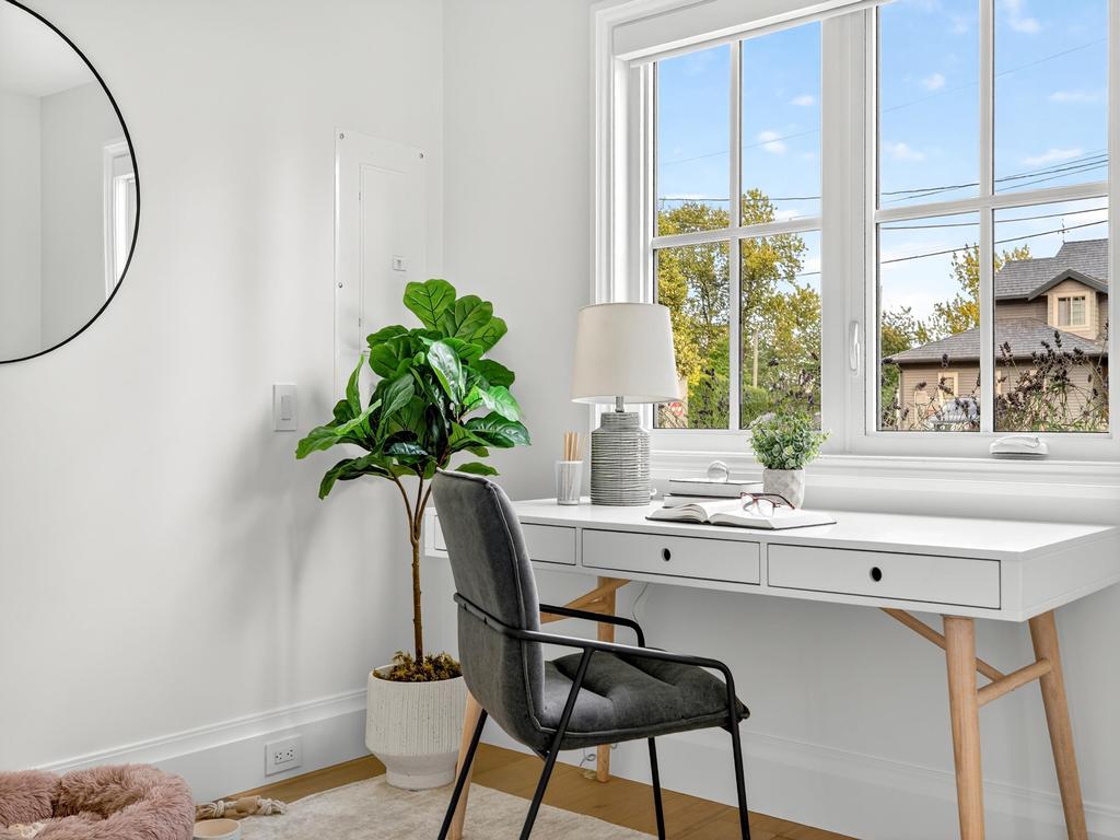 Listing Image for R3080559